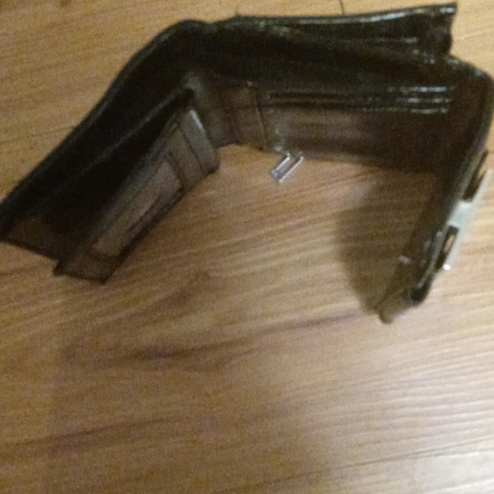 Guess wallet - Picture 2 of 3